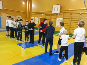 В МБОУ ОШ № 2 города Тюмени прошли «Весёлые старты»