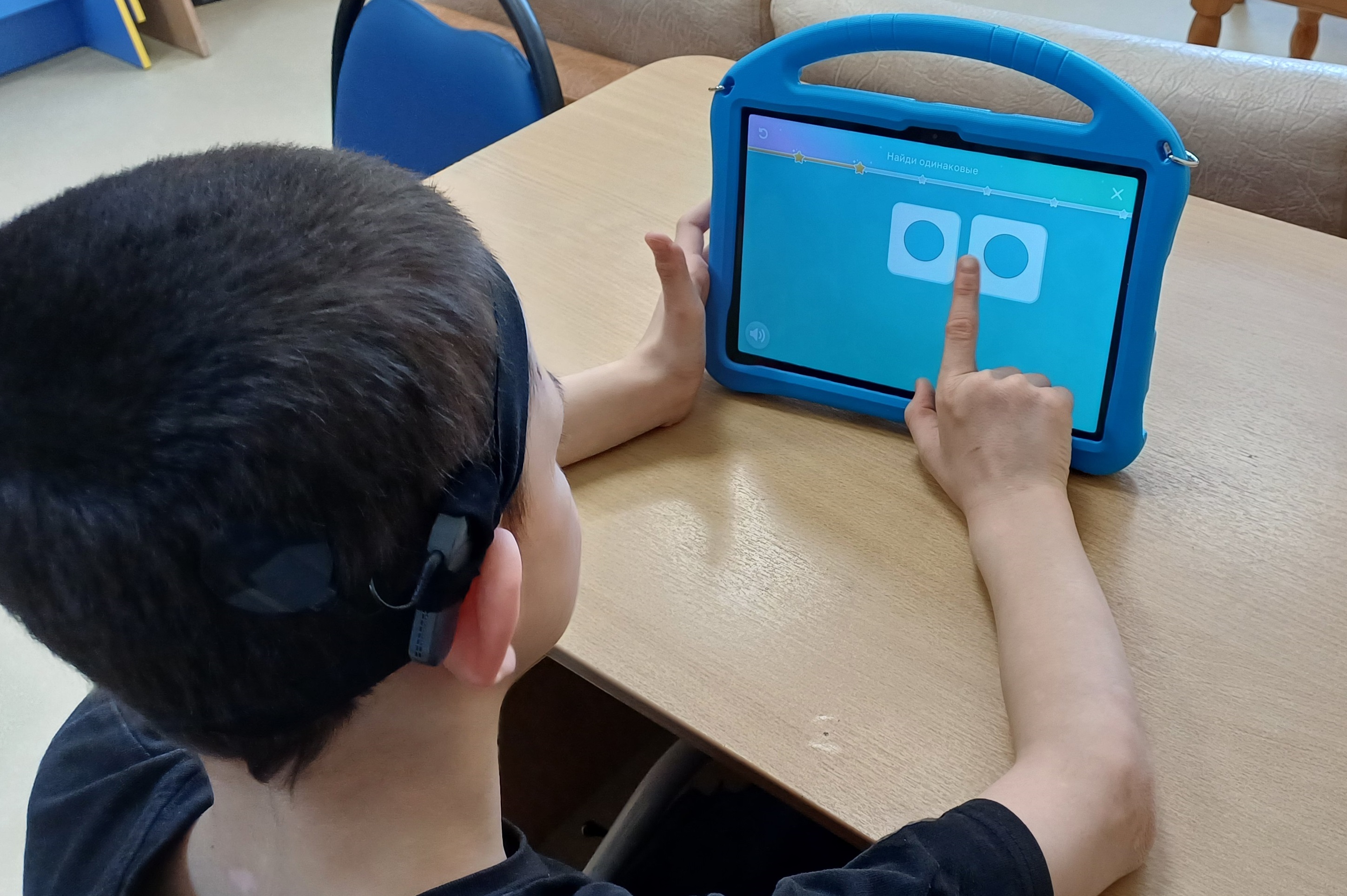 Я МОГУ ОБЩАТЬСЯ: вводим АДК для неговорящих детей