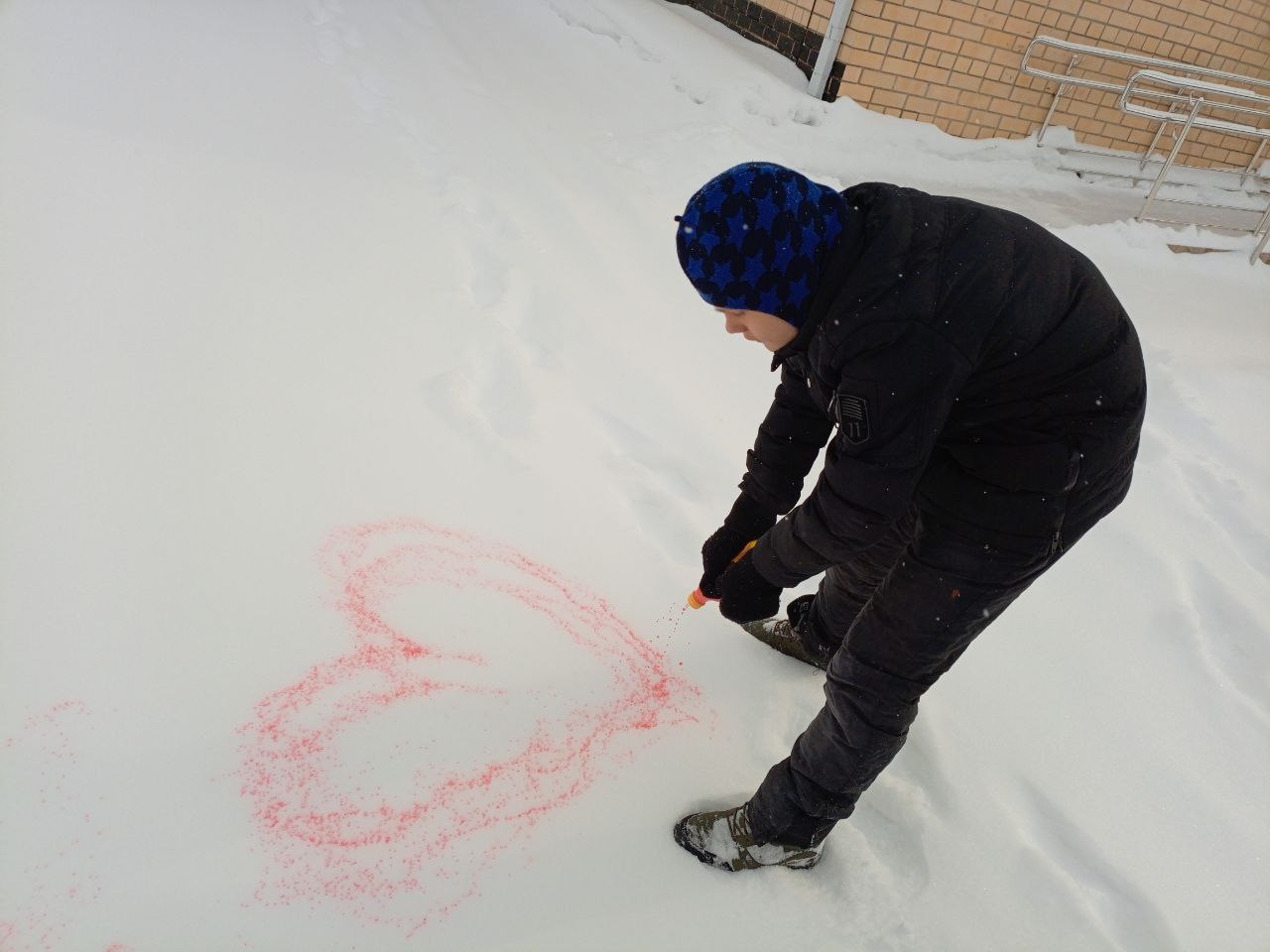 Весна к нам с красками пришла