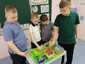 Новый макет «Скотный двор» появился в школе «Горизонт»