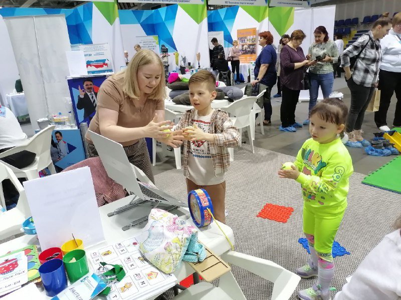 Специалисты Центра комплексной реабилитации «Родник» приняли участие в VI региональном специализированном форуме-выставке #возМОЖНОсти