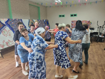 9 июля в Песчановской библиотеке-клубе собрались активные и позитивные представители сел Песчаное и Гагарье