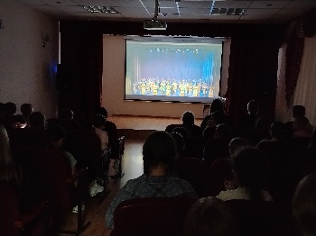 «Зори Тюмени» в Виртуальном концертном зале Детской школы искусств,  с программой о любви к родному краю