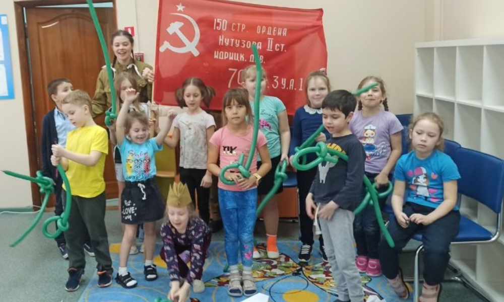 Дети в АУ ТО «КЦСОН Тюменского района» побывали на VR-Параде в Москве