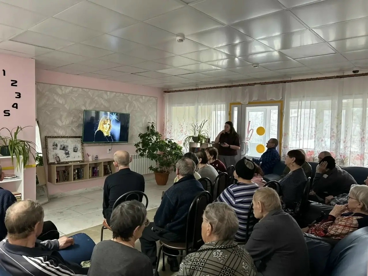 Литературно- музыкальная гостинная "Поющая сердцем"