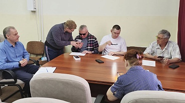 В центре "Пышма" реабилитанты с нарушениями зрения из Ямало-Ненецкого автономного округа проходят обучение современным технологиям