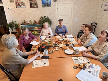 Вспомним военные песни.